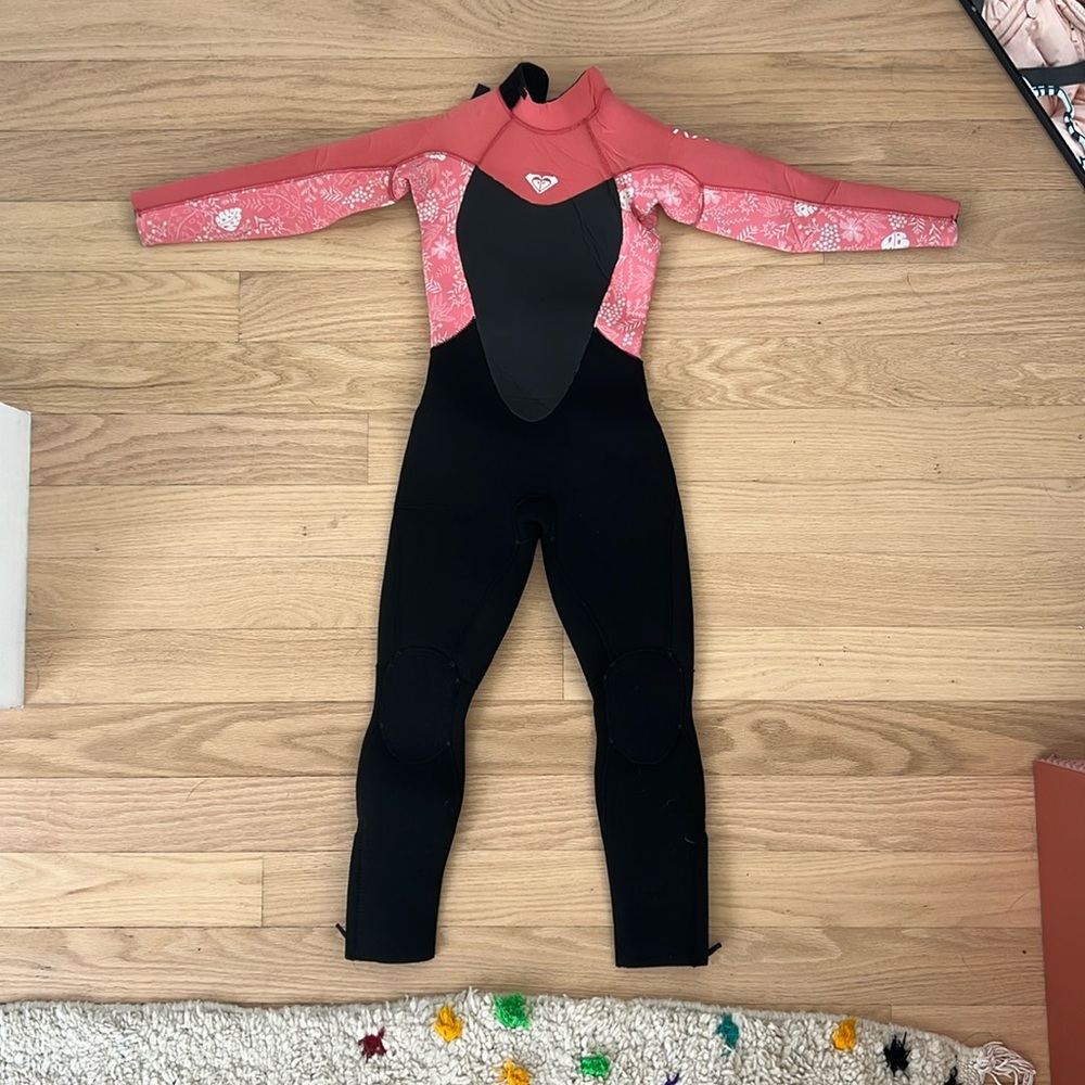 Roxy girls size 4 prologue 4:3 gbs wetsuit pink and black like new